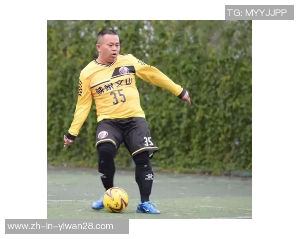 幸运星足球新星杨巍锋崭露头角助力球队突破重围